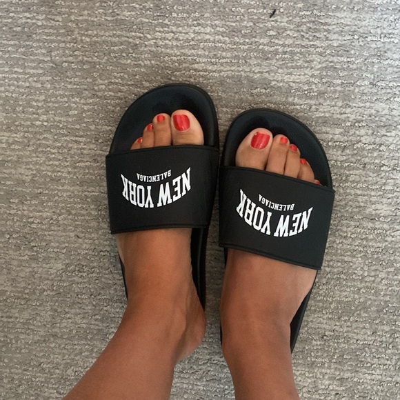 Balenciaga New York Pool slides womens Eur 40 size 9/10 black color - Picture 2 of 9